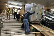 横浜市某駅空調設備機器搬入据付工事